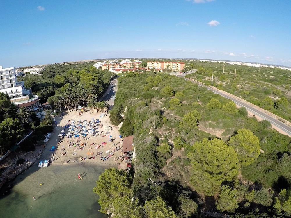 Pierre & Vacances Menorca Cala Blanes Кала-эн-Бланес Экстерьер фото